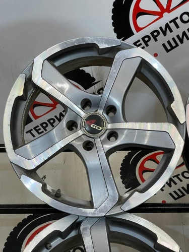 Литые диски R17 5*114.3 7,5J ET38 цо 73.1