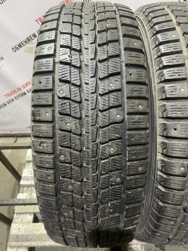 Dunlop SP Winter Ice 01 R16 215/60