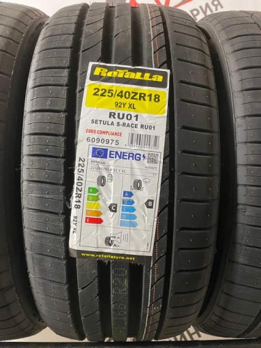 RoTaLLa Setula S-Race RU01 R18 225/40