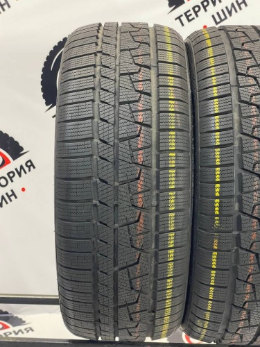 RoyalBlack RoyalWinter UHP R18	225/45