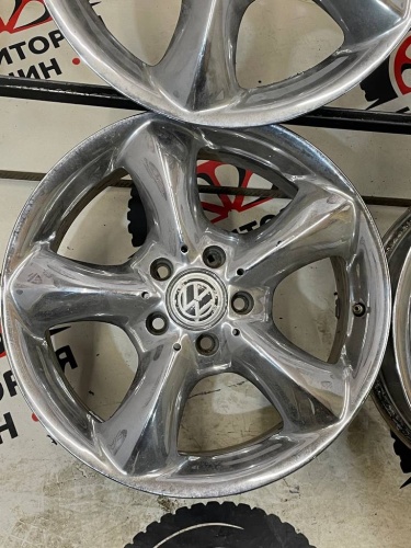 Литье VAG R17 5*112 ЦО 66,6 7,5J ET37