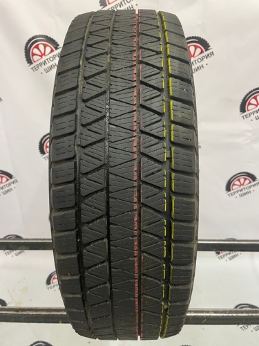 Bridgestone Blizzak  DM-8 R16 215/70 100Q