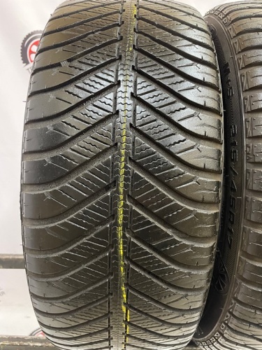 Goodyear Vector 4Seasons R17 215/45