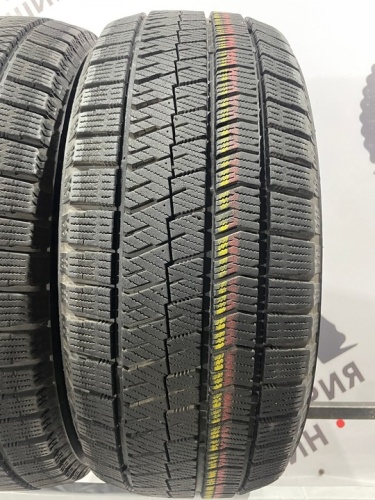 Bridgestone Blizzak VRX2 R17 215/50