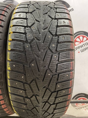 Nokian Hakkapeliitta 7  R18 235/50