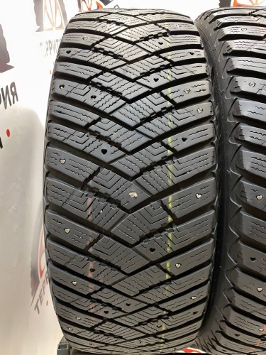 Goodyear Ultragrip Ice Arctic 235/55/19