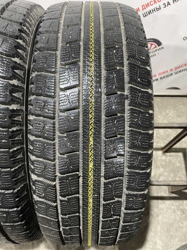 Bridgestone Blizzak LM-001 R17 215/65