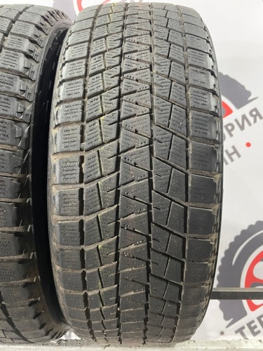 Bridgestone Blizzak DM-V1 R17 215/60