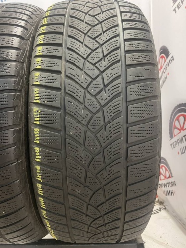 Goodyear UltraGrip R17 215/55