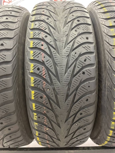 Yokohama Ice Guard ig35 R16 215/65