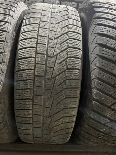Hankook Winter I'Cept IZ2 R16 215/65