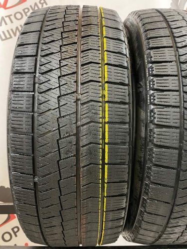 Bridgestone BliZZak Ice R19 225/45