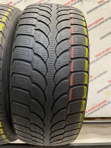 Bridgestone Blizzak LM-32 R17	235/55