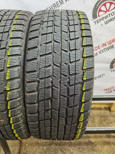 GoodYear Ice Navi NH R17 215/45