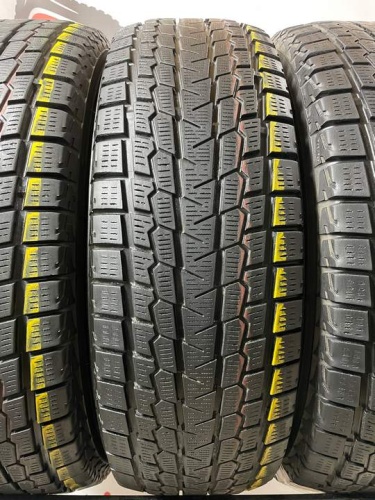 Yokohama Ice Guard GO75 R16 215/70