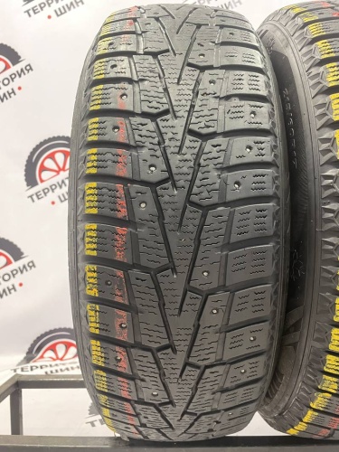 Roadstone Winguard WinSpike R17 215/60