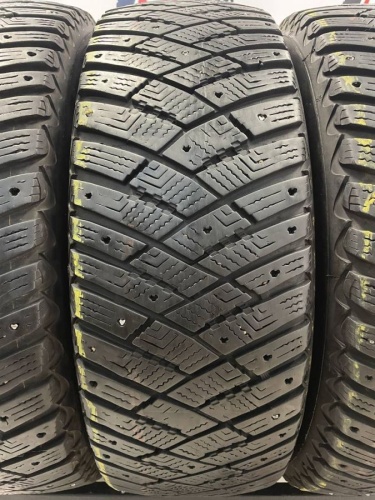 Goodyear UltraGrip Ice Arctic SUV 215/65 R16