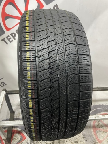 Bridgestone Blizzak Ice R17 225/50