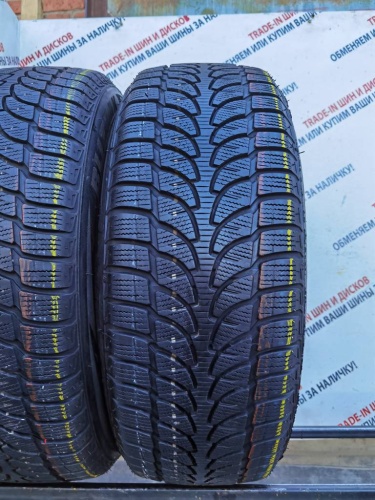 Bridgestone Blizzak LM-80 R17	215/60