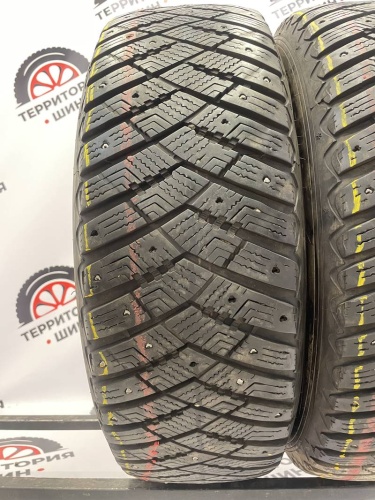 Goodyear Ultragrip Ice Arctic  R17 215/65