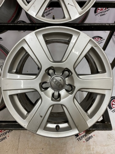 Литье Audi R17 5*112 ЦО66.5 ЕТ39 8J
