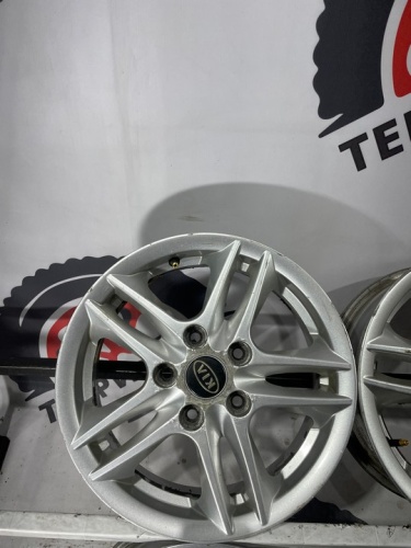 Диски литые KIA  R15 5х114.3 ET45 ЦО67.1 5.5J