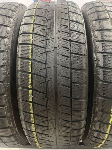 Bridgestone Blizzak Revo GZ 215/65 R16