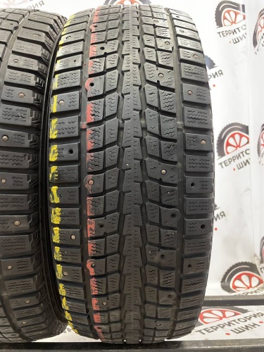 Dunlop  SP Winter Ice 01  R16 215/65