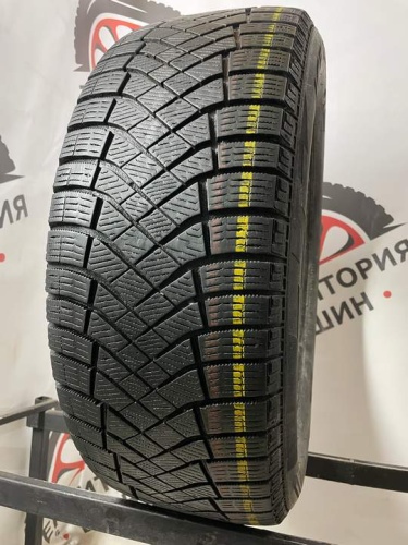 Pirelli IceZero FR R19 235/55