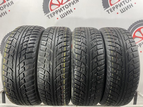 Kumho I'Zen RV Stud KC16 R17 225/65