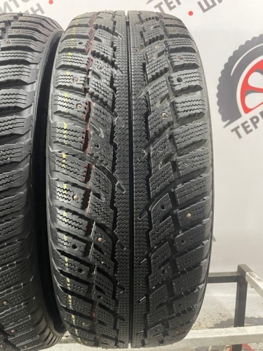 Kumho I'Zen RV Stud KC16 R17 225/65