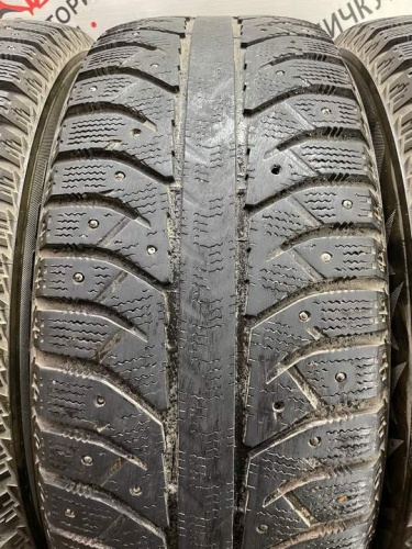 Bridgestone ice cruiser 7000 R17 215/60